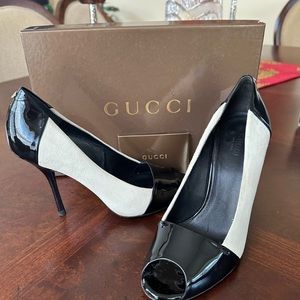 Gucci Sand Pelle Cuoio Black Patent & White Suede. Size EU 7.5 B
